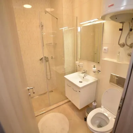 Sofrenic-hotel Adonis Apartment