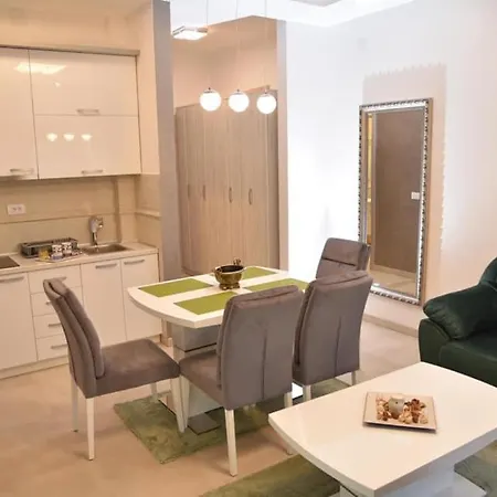 Apartment Sofrenic-hotel Adonis