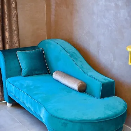 Sofrenic-hotel Adonis Apartment