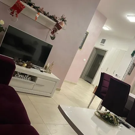 Sofrenic-hotel Adonis Apartment