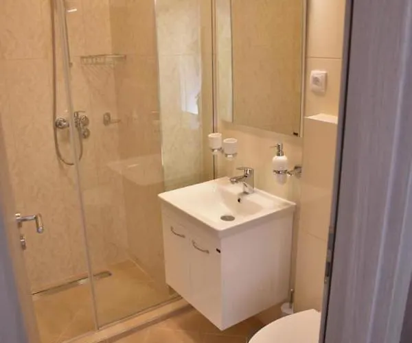 Sofrenic-adonis 아파트